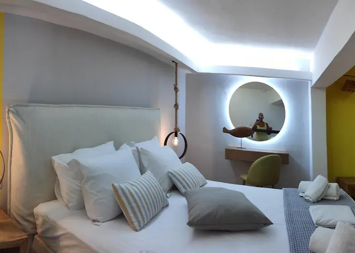 Lefkas City Apartments & Suites